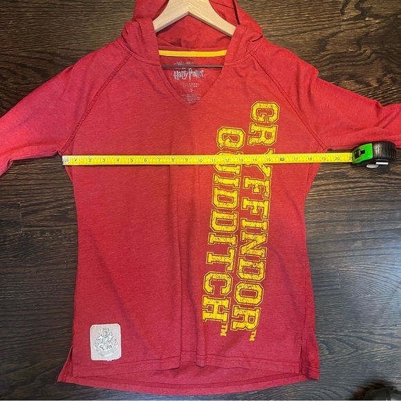 Unisex | Harry Potter Gryffindor Quidditch Thin Hooded Sweatshirt | Small - Picture 6 of 7